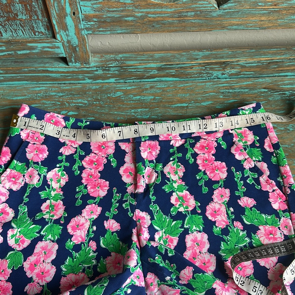Lilly Pulitzer Darci Stretchy Knit Floral Print Scalloped Edge Shorts Size 4 - Picture 11 of 12